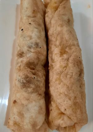 A picture of Paratha roll.