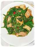 Tumis Tuna Daun Ginseng