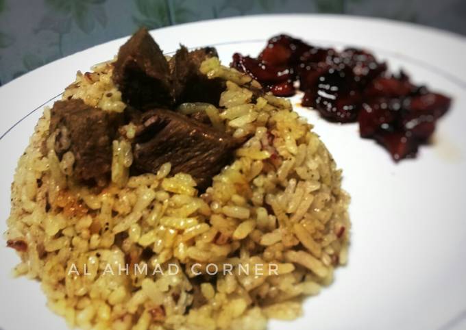 Bagaimana Membuat Nasi Kebuli Daging yang Sempurna