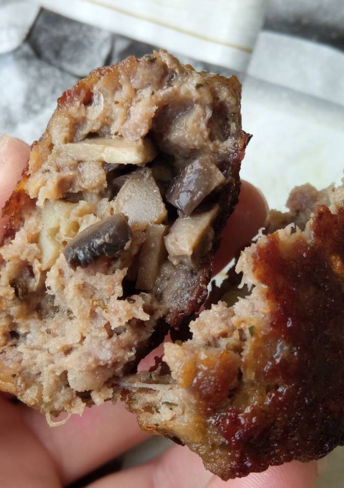 Запечені котлетки з грибами😋