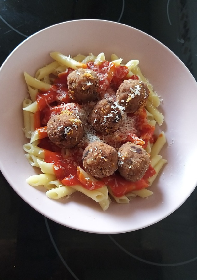 Una foto de Albóndigas supremas con macarrones
