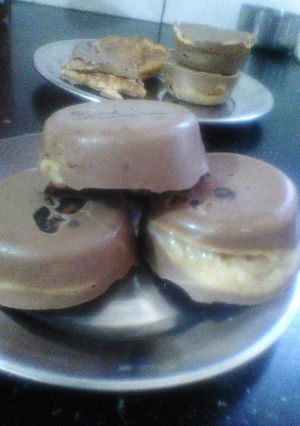 A picture of Homemade carob choco pie.