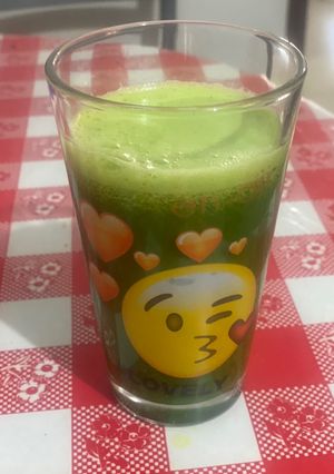 Una foto de Jugo verde energizante 🥒🥬🍏🍈