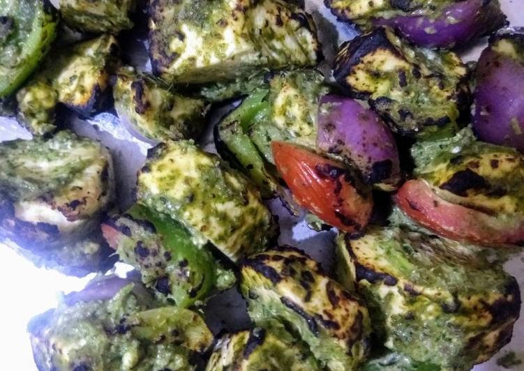 Pahaadi paneer tikka or hariyali paneer tikka