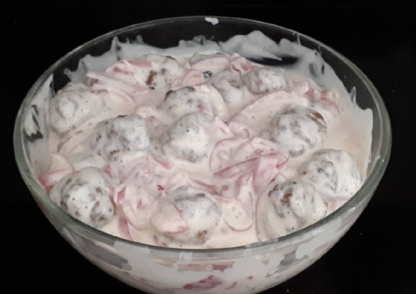 Ensaladilla con albóndigas