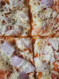 इंस्टेंट पिज़्ज़ा (Instant pizza recipe in Hindi) रेसिपी मुख्य फोटो