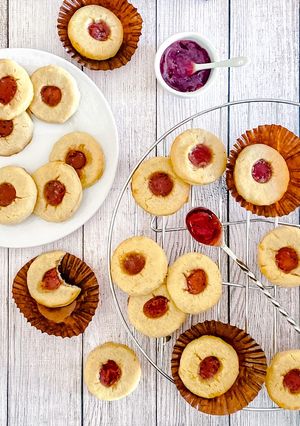 Foto de Bolachas com Doce de Morango