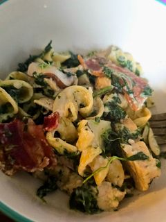 A picture of Chicken, Bacon, Mushroom & Spinach Pasta.