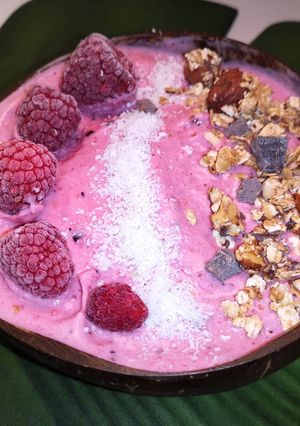 Une photo de Smoothie bowl au fruits rouges