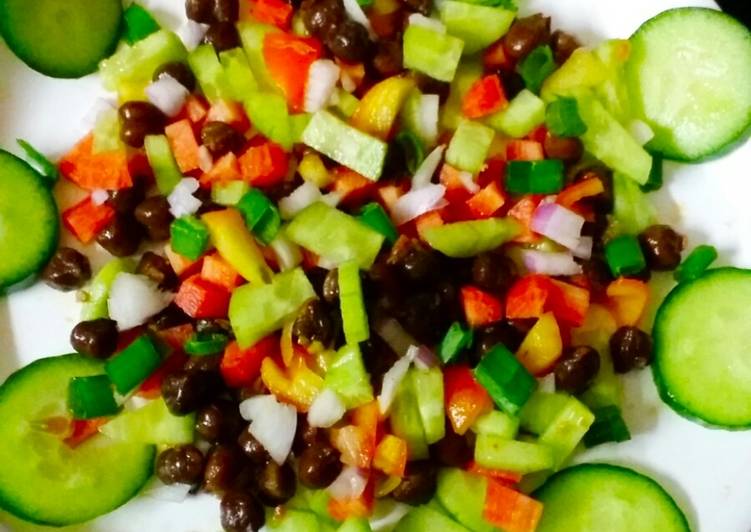 How to Make Homemade Healthy black Chickpeas Salad
