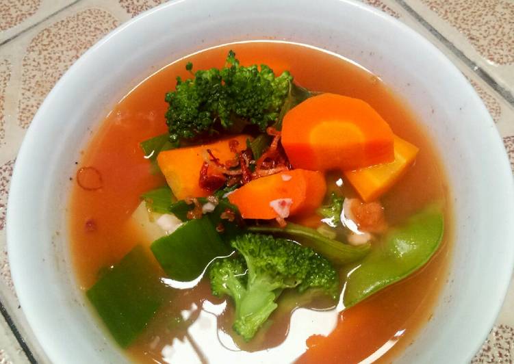 Cara Gampang Menyiapkan Sup merah vegetarian (diet) yang Enak Banget