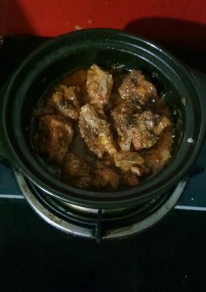 Hình của món Sườn non ram hành Tây.