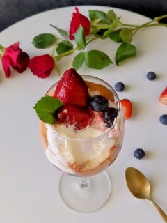 A picture of Berry Tiramisu in wineglass.