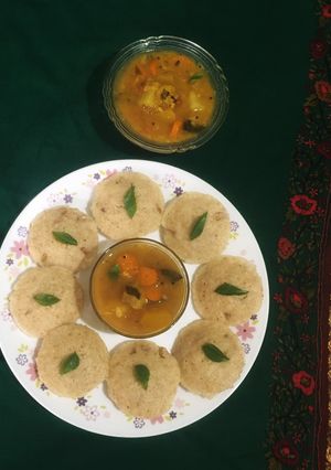 A picture of Semolina Oats Idli.