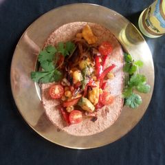 A picture of Chicken Boti Shwarma on Glueten Free Bread.