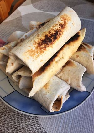 Tortillatekercs pulykaraguval recept fotója
