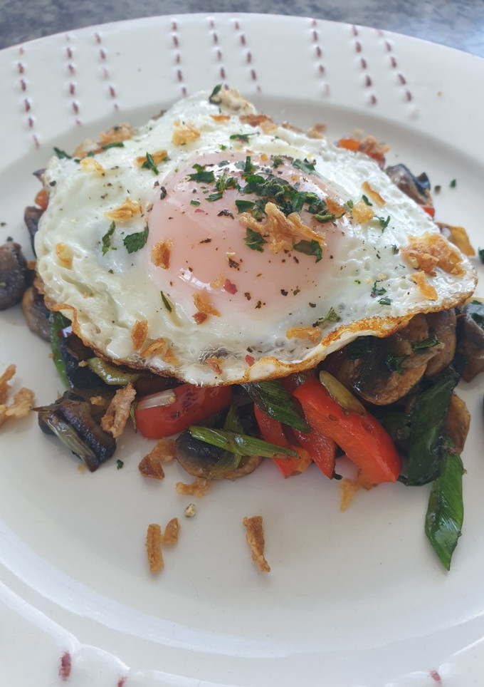 A picture of Low Carb Hash and Egg.