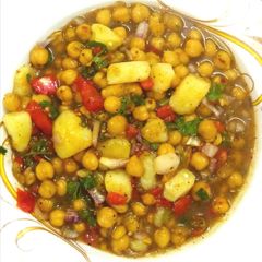A picture of Aloo Chana chat.