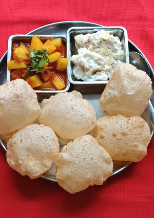 A picture of Sooji poori.