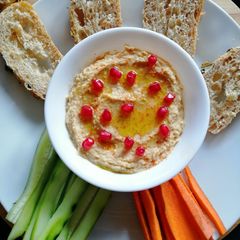A picture of Hummus.
