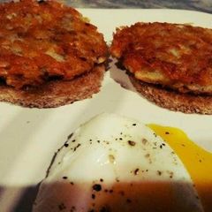 A picture of Potato Hash browns with poached egg😋🍳.