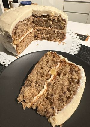 A picture of Hummingbird Cake.