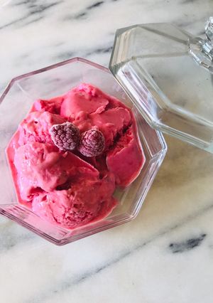 Foto de Gelado de framboesa e iogurte