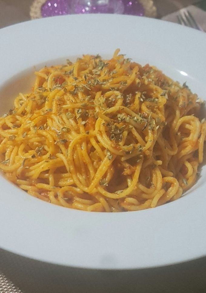 Una foto de Espaguetis a la boloñesa con champiñones