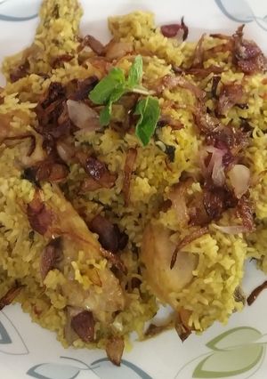 A picture of Kashmiri chicken pulao.