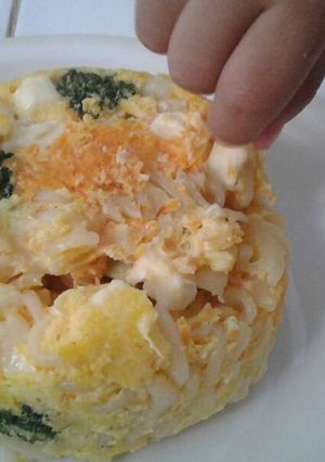 Foto resep Mpasi 1y+ Cheese macaroni steam with egg carrot n broccoli
