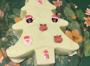 Une photo de Entremets « sapin de Noël » à la pistache