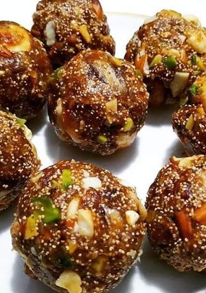A picture of Dates Dryfruit Laddoos.