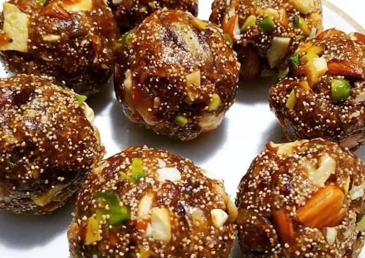 Simple Way to Prepare Perfect Dates Dryfruit Laddoos