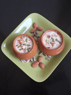 મટકા કુલ્ફી(matka kulfi in Gujarati) રેસીપી મુખ્ય ફોટો