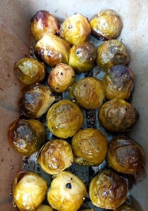 A picture of My Roasted Peppered Sprouts 💜💛.