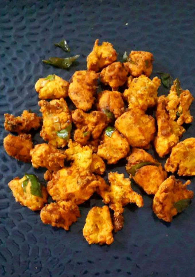 வாழைத்தண்டு  பக்கோடா செய்முறை முக்கிய புகைப்படம்