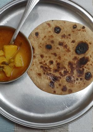 आलू मटर की सब्जी (aloo matar ki sabzi recipe in Hindi) रेसिपी मुख्य फोटो