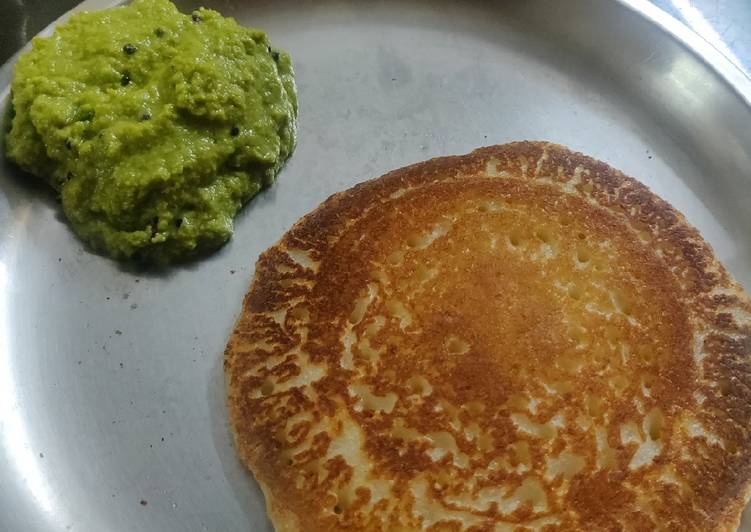 Instant rava coconut puda/aapam (pancake) with coconut chatani