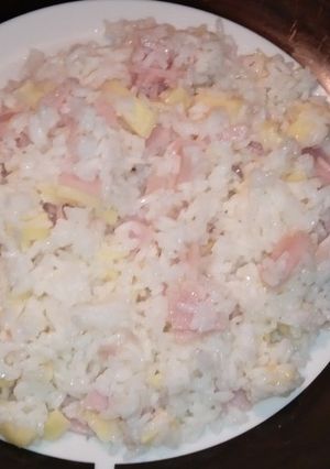 Una foto de Arroz con jamón y queso "Mabel"