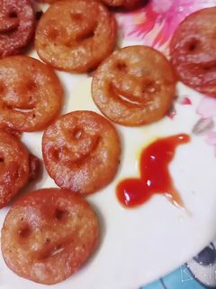 পটেটো স্মাইলি (potato smiley recipe in Bengali) রেসিপির প্রধান ছবি