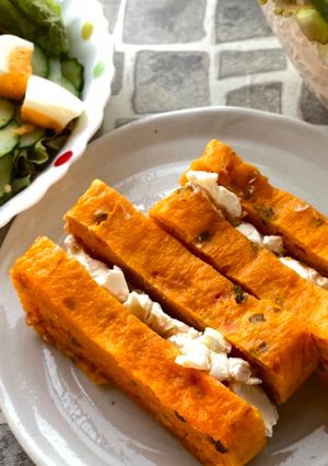A picture of Steamed Tomato Bread.