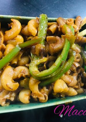 A picture of Macaroni.