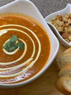 A picture of Tomato soup 🍅🍵🥖.