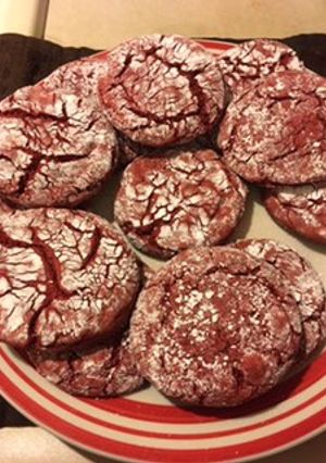 Una foto de Galletas red velvet craqueladas