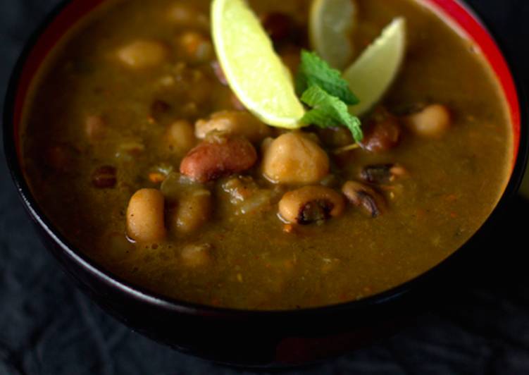 Navratna dal – a mix of nine lentils