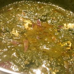 Chicken spinach Curry 🍗🌿🍜 A picture of Chicken spinach Curry 🍗🌿🍜.
