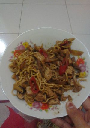 Foto resep Mie goreng dengan saus teriyaki dan jamur merang