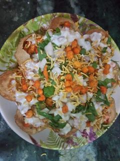 દહીપુરી(Dahi poori Recipe in Gujarati) રેસીપી મુખ્ય ફોટો