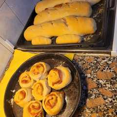 Una foto de Pan casero, relleno de jamón y queso 🙃