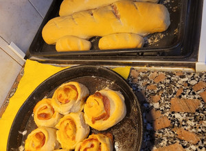 Una foto de Pan casero, relleno de jamón y queso 🙃